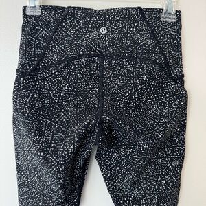 Lululemon Athletica Black Dotted Cropped Leggings Mesh Sides Tight Size 6